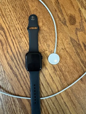 Apple Watch Series 8 45mm (GPS+Cellular) Unlocked - Image 1 of 4