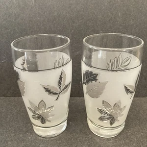 2 Vintage 1960's 12 Ounce Libby Frosted Silver Leaf Tumblers Glasses 5 & 1/4" - Picture 1 of 5