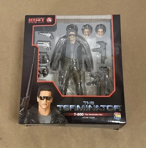 Mafex Nr. 176 Terminator T-800 The Terminator *Damaged Box* - Bild 1 von 7