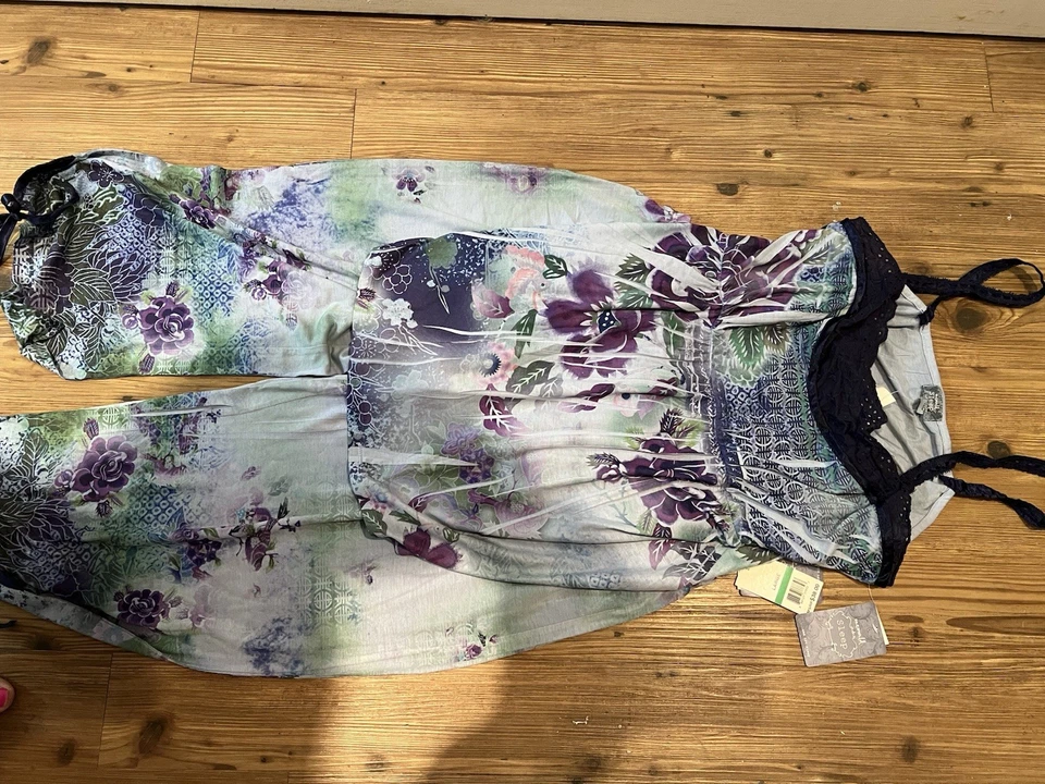 ONE WORLD Sleep L Bottoms floral 2 Piece Sleep Set Tank Straps Capri XL Top - Image 1 of 1