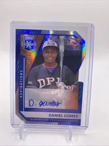 DANIEL GOMEZ 2021 PANINI ELITE EDIZIONE EXTRA AUTOGRAFO ASPIRAZIONI DIE CUT /82 - Foto 1 di 2