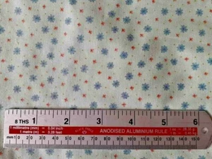 100% Cotton FAT QUARTER - Mint Small Flowers Makower Fabric Quilting Patchwork - Picture 1 of 1
