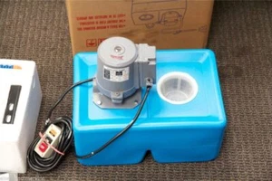UE-9L General Purpose 1/8 HP Coolant Pump with Tank and Nozzle Assembly, 110V - Picture 1 of 6
