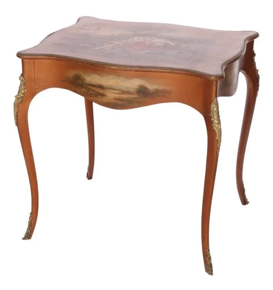 Antiga mesa decorada estilo Vernis Martin com suportes de bronze Ormolu - Imagem 1 de 4
