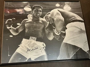 Muhammad Ali , Signed Authenticated Nov. 1968 — 16 X 20 Photo As Is - Picture 1 of 5