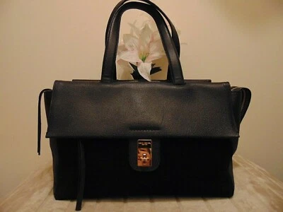 Bolso de hombro Henri Bendel Satchel de cuero negro con ribete de gamuza Foto 1 de 4