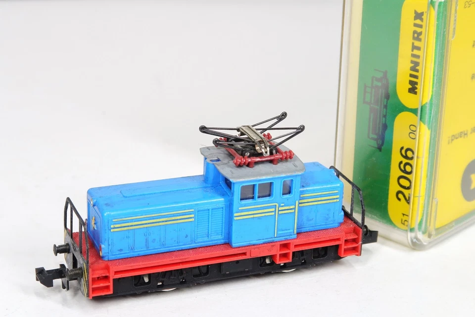 Minitrix N 2066 Diesellok Werkslok Henschel - OVP - Bild 1 von 3