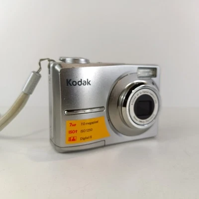 Kodak EasyShare C713 Digital Compact Camera Kodak 7.0 Megapixel Digital Camera  - Image 1 of 4