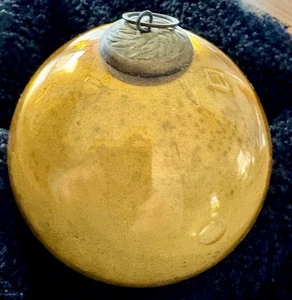 Antiguo adorno de Navidad alemán Gold Ball - principios de 1900 - 3" / auténtico - ++ - Imagen 1 de 4