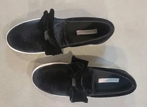 Isaac Mizrahi Black Velvet Slip On Shoes,Lg Bow on The Toe Box,white Soles - Picture 1 of 5