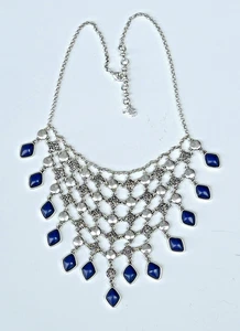 Glücksmarke silberfarbene Latzkette marineblaue Hängersteine - Bild 1 von 12