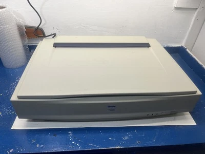 Escáner plano Epson Expression 836XL gran formato 12 x 17" Foto 1 de 4