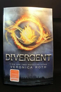 Book - Veronica Roth - DIVERGENT - Paperback - Picture 1 of 2