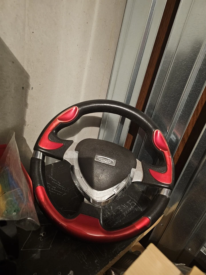 Volante Rojo 61990050c 61991350A00 FORD KA (RU8) 1.2 Foto 1 de 1