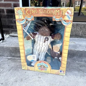 NEW IN BOX Afro-American Philadelphia Phillies Cabbage Patch Doll BOX Read - Picture 1 of 5