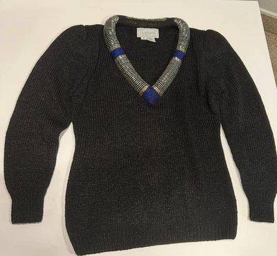 Suéter de malha NANNELL vintage com decote frisado acolchoado à mão tamanho P deslumbrante e exclusivo - Imagem 1 de 4