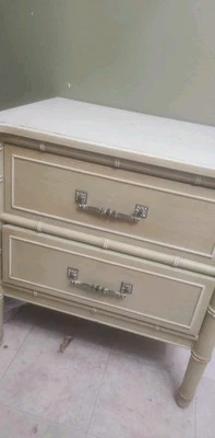 Mesita de noche real Henry Link imitación bambú Hollywood Regency marfil retro Bali Hai Foto 1 de 2