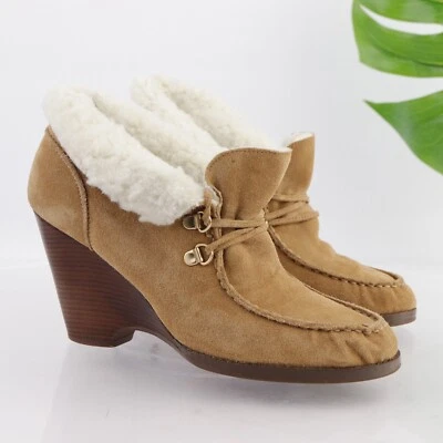 Bota para mujer Michael Kors talla 9 tacón de cuña gamuza tostada con cordones piel de oveja sherpa Foto 1 de 4