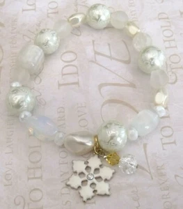 New White Glass Mix Bead Snowflake Crystal Christmas Bracelet 8 inches - Picture 1 of 6