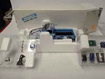 Danbury Mint Chevrolet Chevy Pickup 1953 THE DUCK HUNTER'S with figurines 1/24 - Immagine 1 di 2