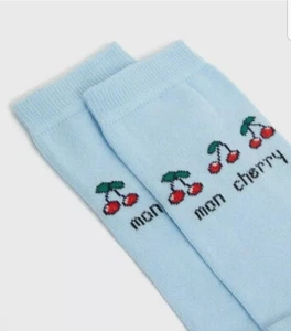 🍒 BNWT New Look 'Mon Cherry'🍒 Slogan Socks Light Blue Cotton Blend One Size - Picture 1 of 3