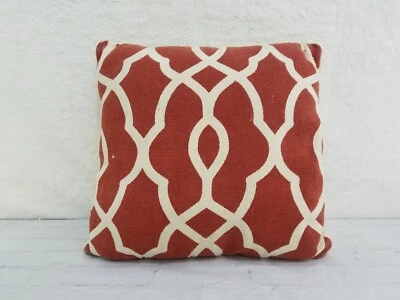 Almohada naranja decorativa geométrica Pier 1 One Imports  Foto 1 de 4