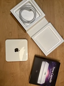 Apple Time Capsule WiFi router 1 TB A1254 First Generation - Power Cord INCLUDED - Afbeelding 1 van 18