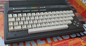 Commodore Plus/4 1986 Computer with PA (Netzteil) & TV Cable classic 8-bit 2807 - Afbeelding 1 van 6