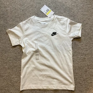 Nike Youth Boys White Logo T-shirt FZ5177-100 - Picture 1 of 3