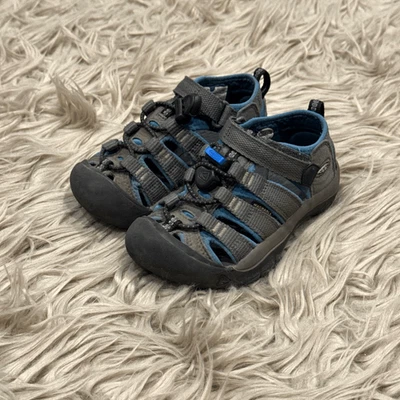 Sandalias keen para niños pequeños talla 9 Foto 1 de 4