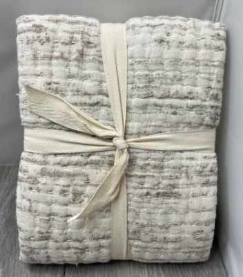 Southern Living Simplicity Whitney Almohada Falsa, Multi Taupe King Size Foto 1 de 4