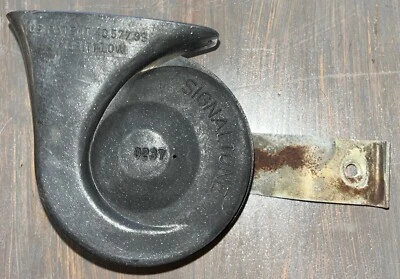 1986-1990 Jeep Cherokee XJ Low Note Horn OEM - Image 1 of 4