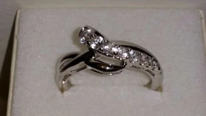 *ELEGANT & SEXY* Kay Jewelers Sterling Silver 8 Lab Created White Sapphire Ring - Picture 1 of 7