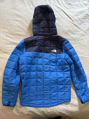 NUEVO CON ETIQUETAS Talla L 14/16 The North Face Juvenil Moondoggy Abajo Sudadera con Capucha Chaqueta Puffer Niño Azul Foto 1 de 4