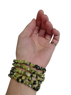 Lizardit, Serpentin aus Norwegen - Minni Nugget Gummiarmband  - Bild 1 von 4