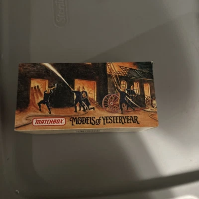 1993 MATCHBOX MODELS YESTERYEAR 1932 FORD AA OPEN CAB FIRE ENGINE CAR W/ BOX - Image 1 of 4