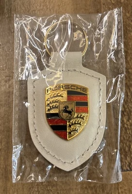 NUEVO LLAVERO ESCUDO CUERO PORSCHE - BLANCO - WAP0500960D - En caja Foto 1 de 4