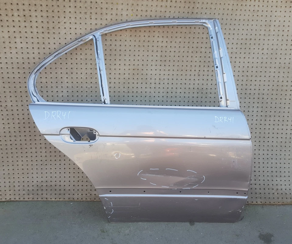 97-2003 BMW 5 SERIES 528i 530i 540i REAR RIGHT PASSENGER DOOR SHELL OEM DRR41 - Image 1 of 4