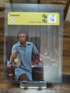 1977-79 Sportscaster Arthur Ashe Tenniskarte EX/MT+ oder besser in neuem Toploader - Bild 1 von 2