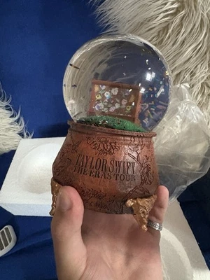 TAYLOR SWIFT - THE ERAS TOUR ACOUSTIC PIANO SNOW GLOBE ✅ IN HAND ✅ FAST SHIP ✅ - Image 1 of 4