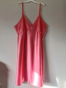 Adonna Nachthemd XL Kleid Negligee Satin glänzend koralle Schlupf - Bild 1 von 3