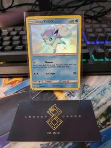 Alolan Vulpix SV8/SV94 - Hidden Fates: Shiny Vault - Pokémon TCG (NM) - Picture 1 of 1