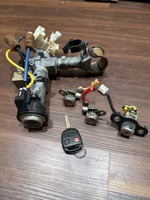 1999-2003 Lexus RX300 зажигания переключатель двери багажника замок комплект в сборе w ключ 99-03 - Изображение 1 из 4