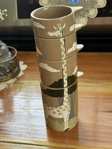 Stapelmessbecher Giraffe 4 Stück glasierte Keramik hellbraun neu von Signals - Bild 1 von 9