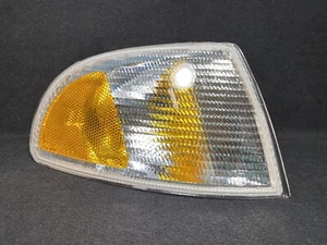 Audi B5 A4 95-99 Clear/Amber Right Front Corner Light (Aftermarket) - Imagen 1 de 2
