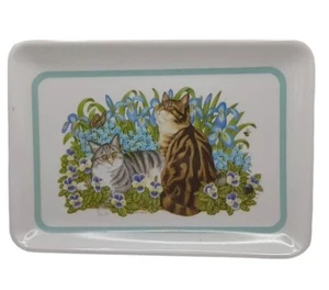 Bandeja de monedas de melamina pimpinela vintage para bocadillos gatito despojado en jardín - Imagen 1 de 5