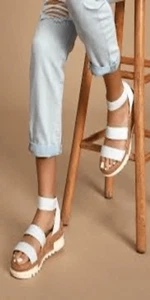 Steve Madden Bandi White Platform Sandals NEW - Picture 1 of 8