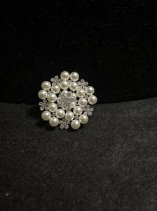 Faux Pearl and Cubic Zirconia Wedding Bridal Brooch New - Picture 1 of 3