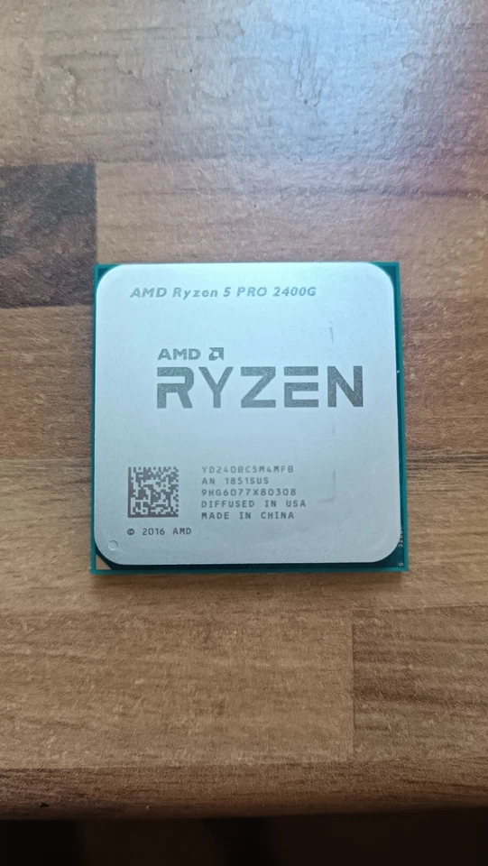 Processore AMD Ryzen 5 PRO 2400G - Immagine 1 di 1