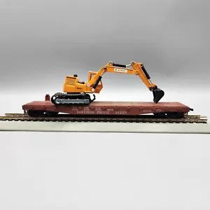 Athearn 1398 HO Scale 50' Flat Car - Southern Pacific #30259 w/Hitachi Excavator - Picture 1 of 6